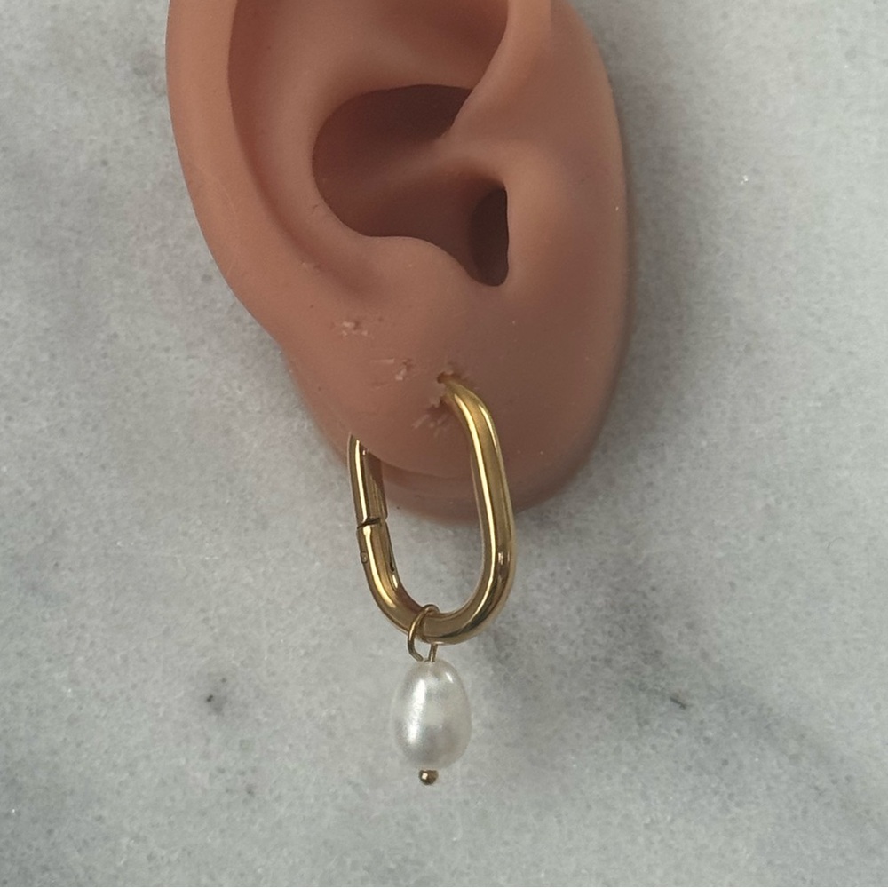 Gold Oval Thick Pearl Dangle Hoop Earrings 

Brand New - Picture 4 of 4